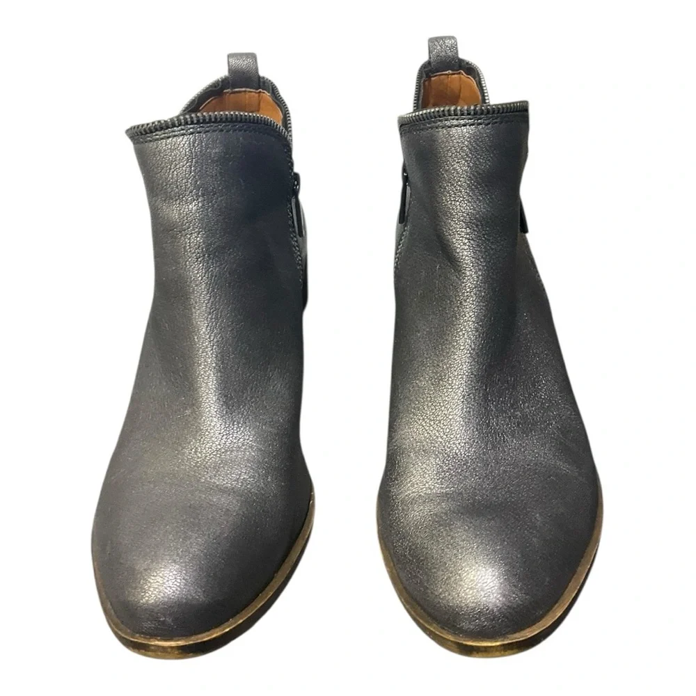 ✨ Lucky Brand Silver Leather Ankle Boots | Size‎ 10 ✨